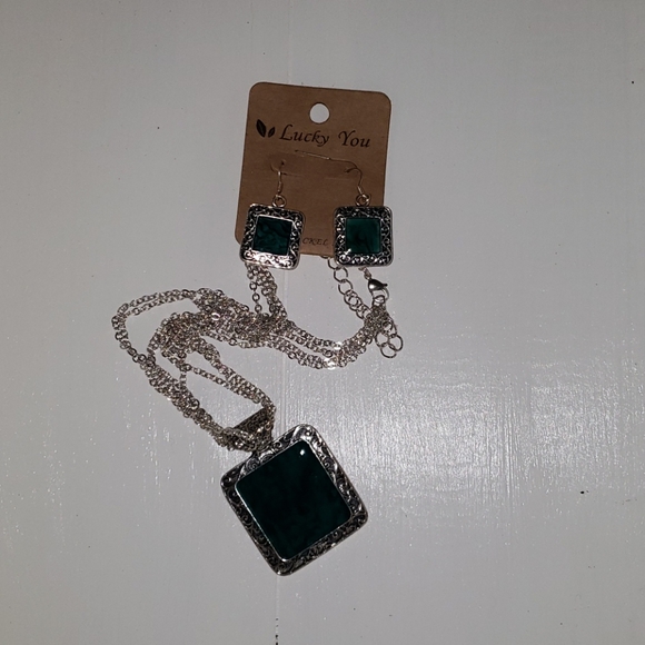 Necklace & Earrings set - Picture 1 of 4